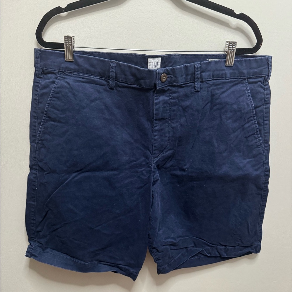 Men’s Gap 10” Twill Flat Front Shorts